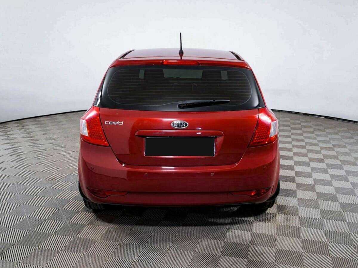 Kia Ceed с пробегом — 2010 год. Фото: #5