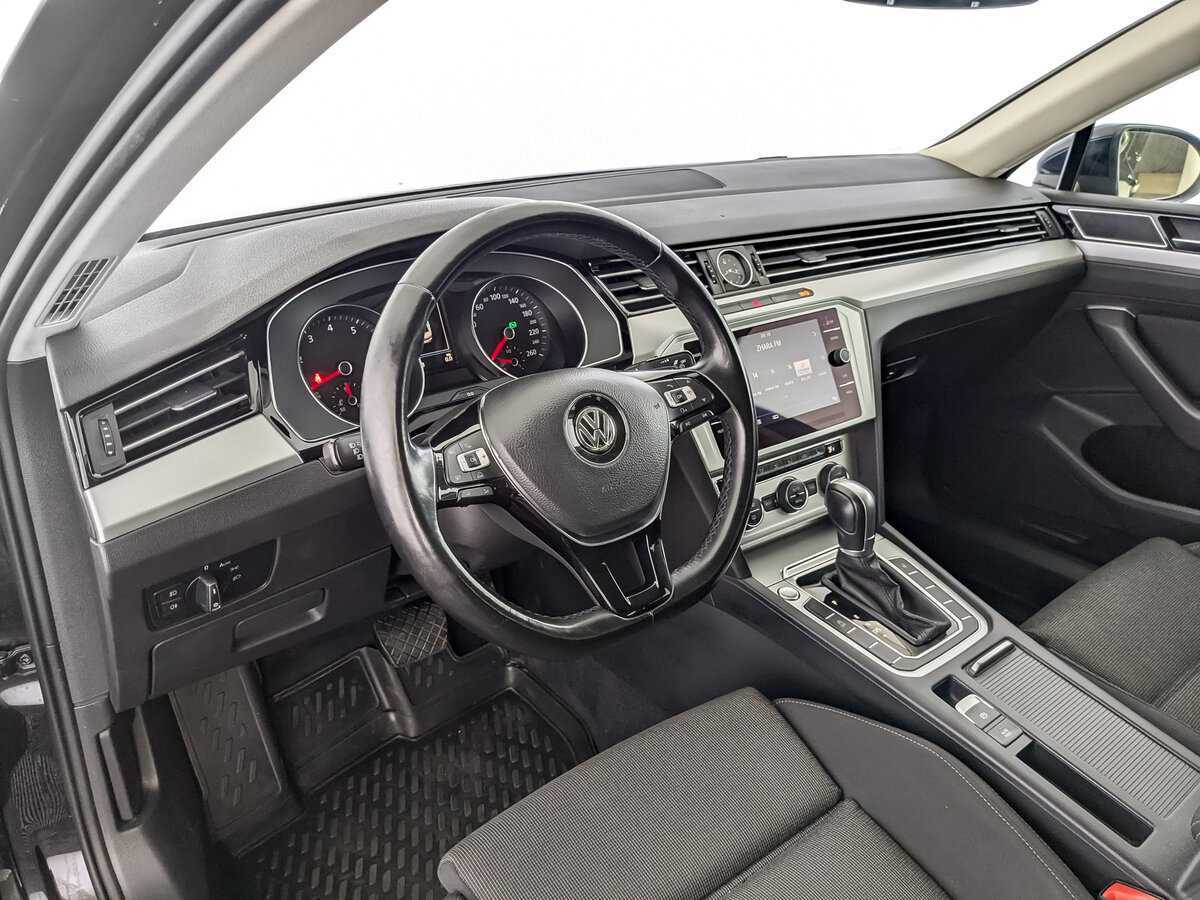 Volkswagen Passat с пробегом — 2018 год. Фото: #13