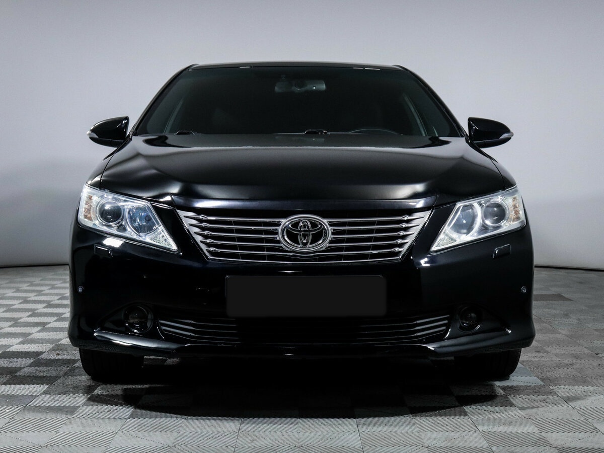 Toyota Camry с пробегом — 2014 год. Фото: #1