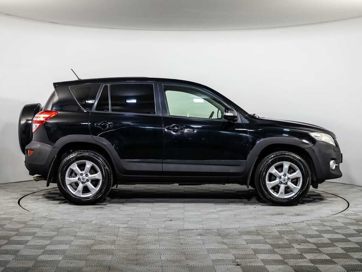 Toyota RAV4 с пробегом — 2011 год. Фото: #2