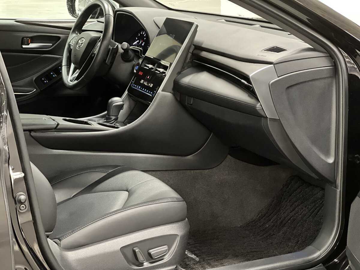 Toyota Avalon с пробегом — 2022 год. Фото: #10