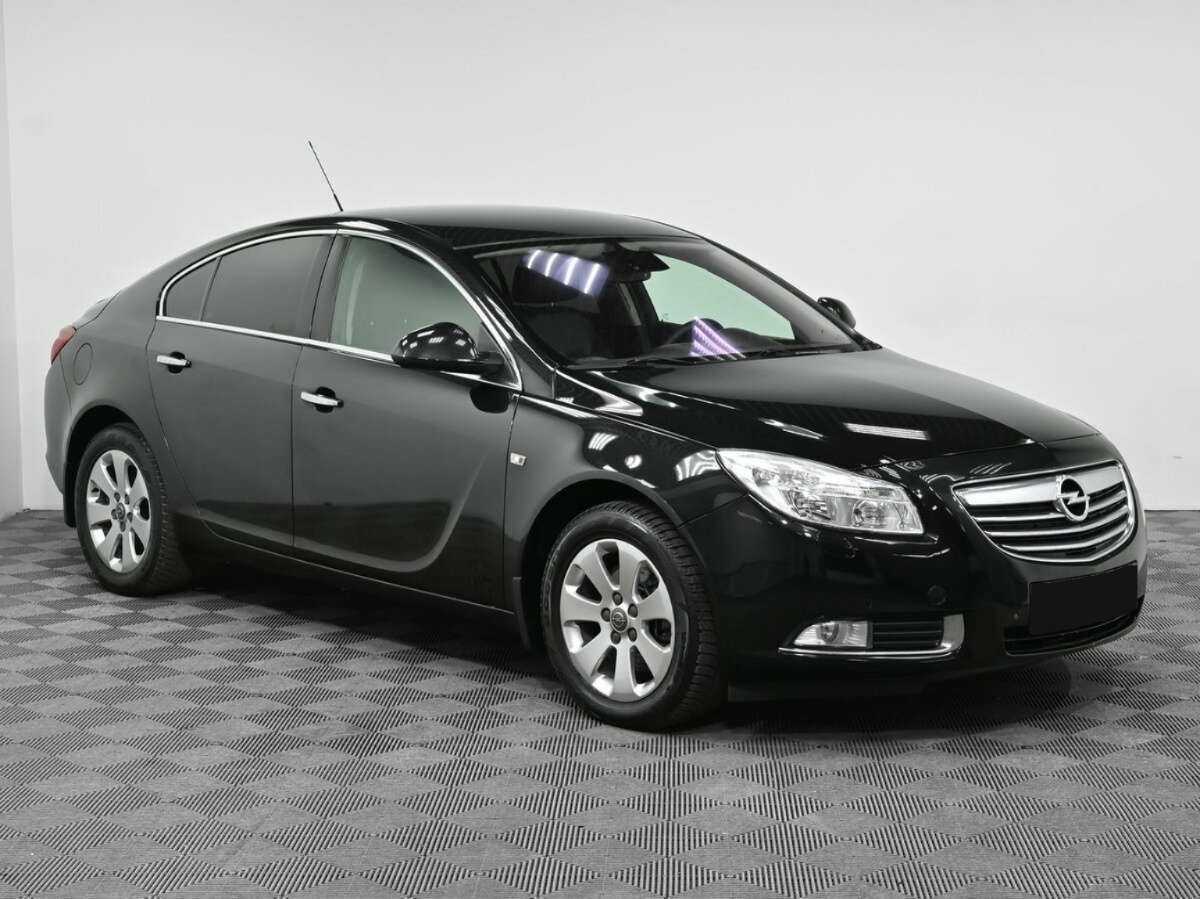 Opel Insignia с пробегом — 2011 год. Фото: #2