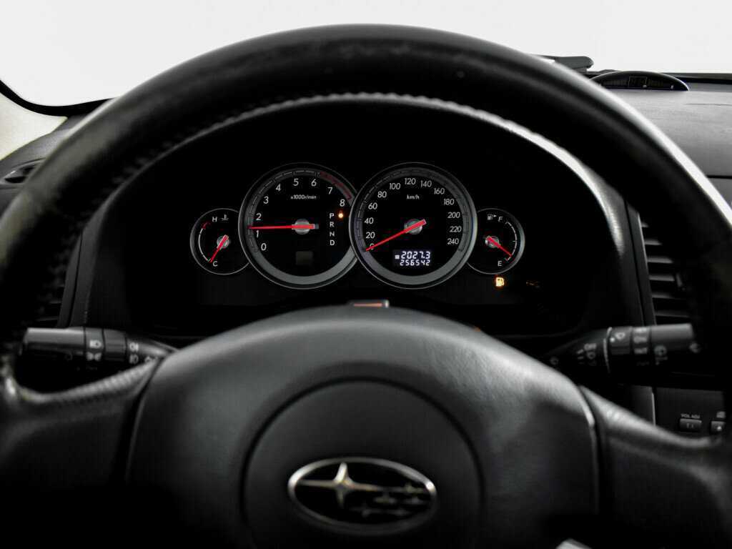 Subaru Legacy с пробегом — 2005 год. Фото: #17