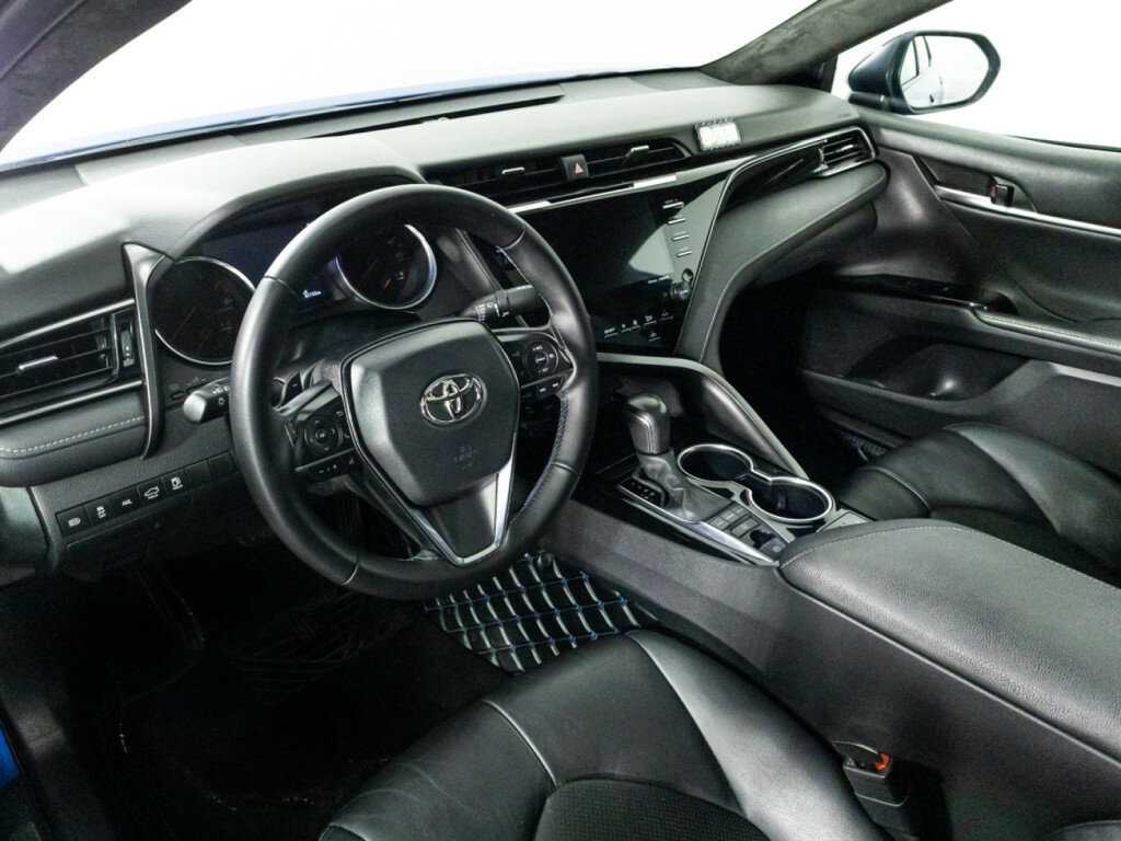 Toyota Camry с пробегом — 2020 год. Фото: #10