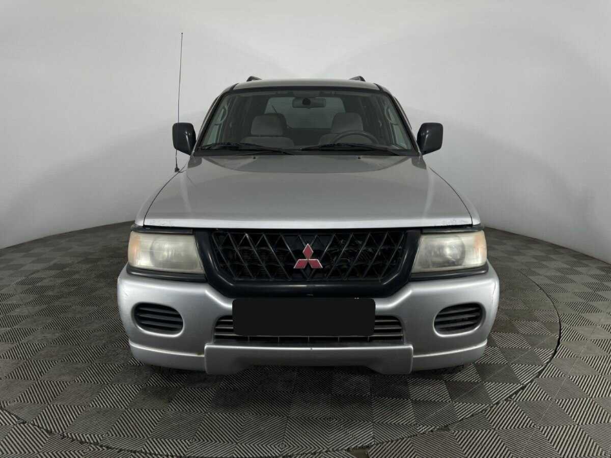 Mitsubishi Montero Sport с пробегом — 2000 год. Фото: #1