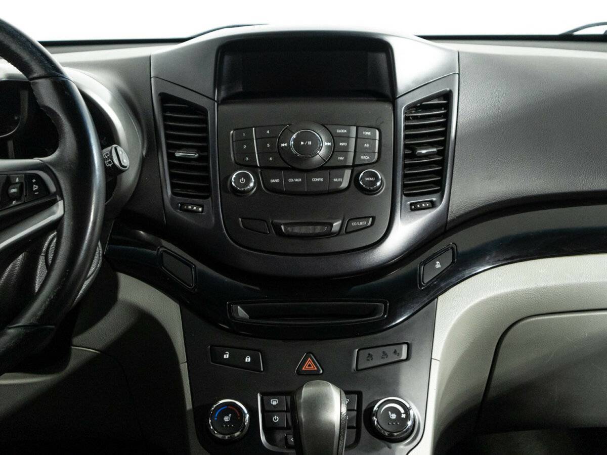 Chevrolet Orlando с пробегом — 2012 год. Фото: #13