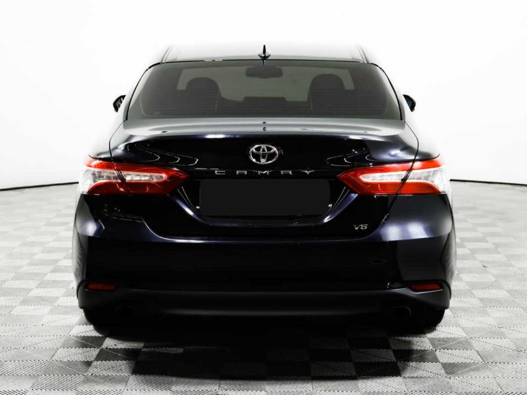 Toyota Camry с пробегом — 2018 год. Фото: #5