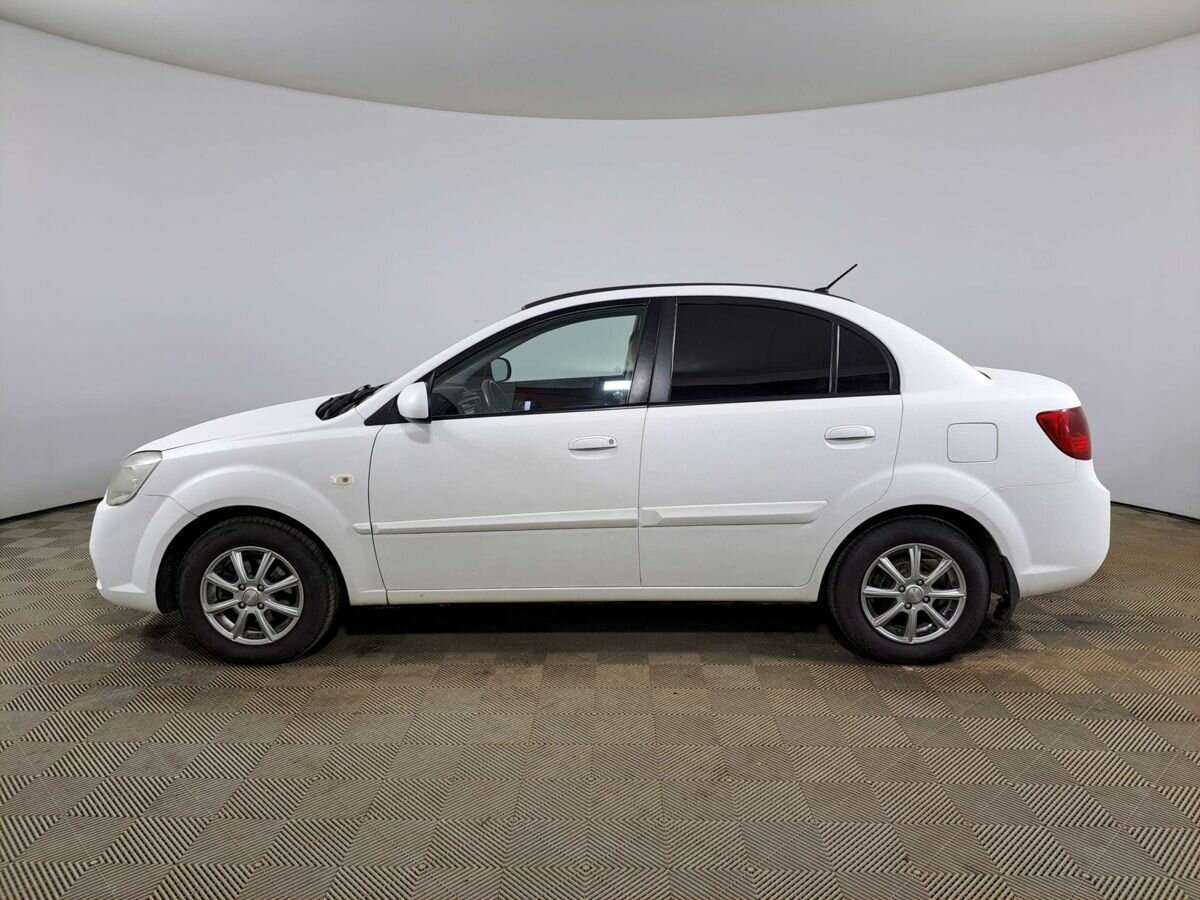 Kia Rio с пробегом — 2011 год. Фото: #7
