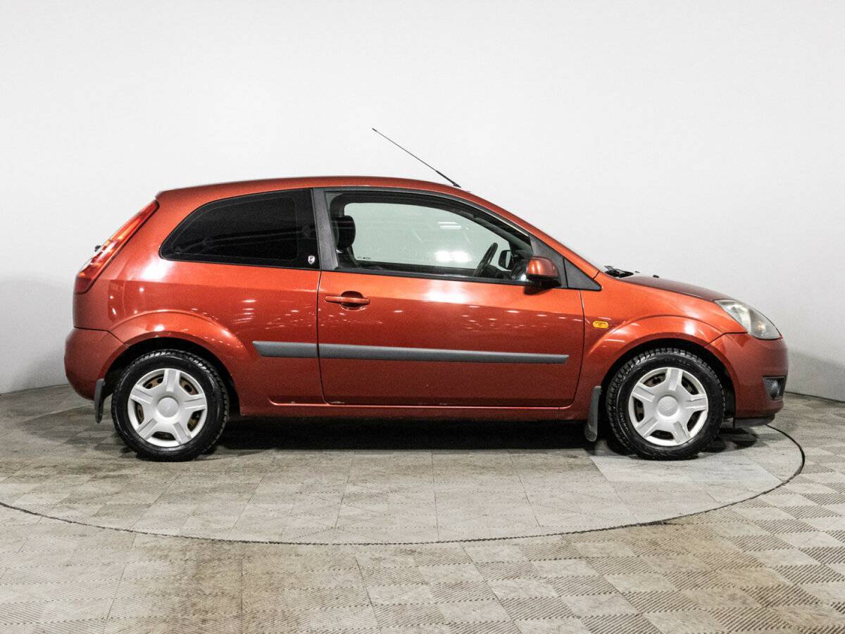 Ford Fiesta с пробегом — 2007 год. Фото: #3