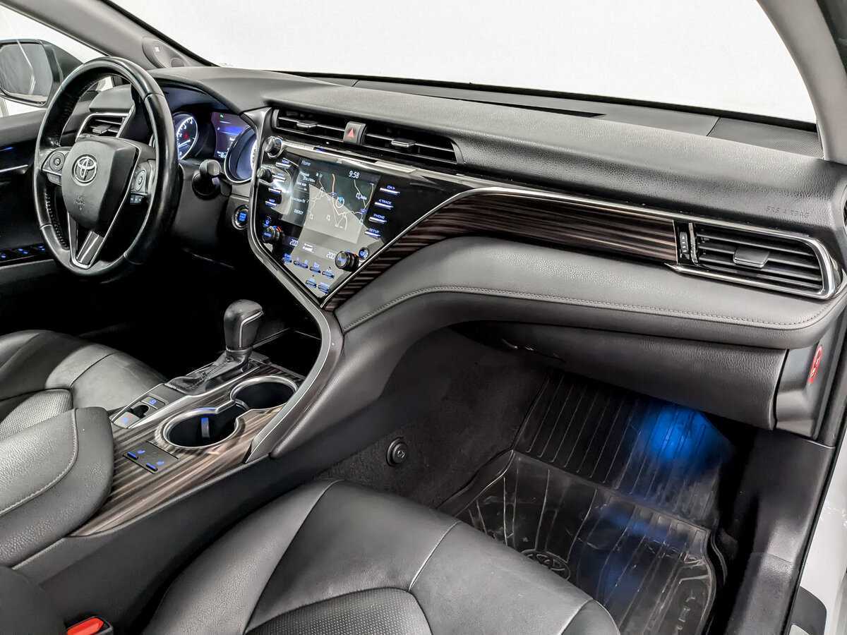 Toyota Camry с пробегом — 2019 год. Фото: #10