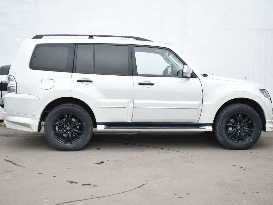 Mitsubishi Pajero с пробегом — 2019 год. Фото: #3