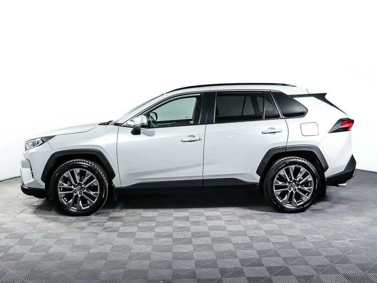 Toyota RAV4 с пробегом — 2021 год. Фото: #7
