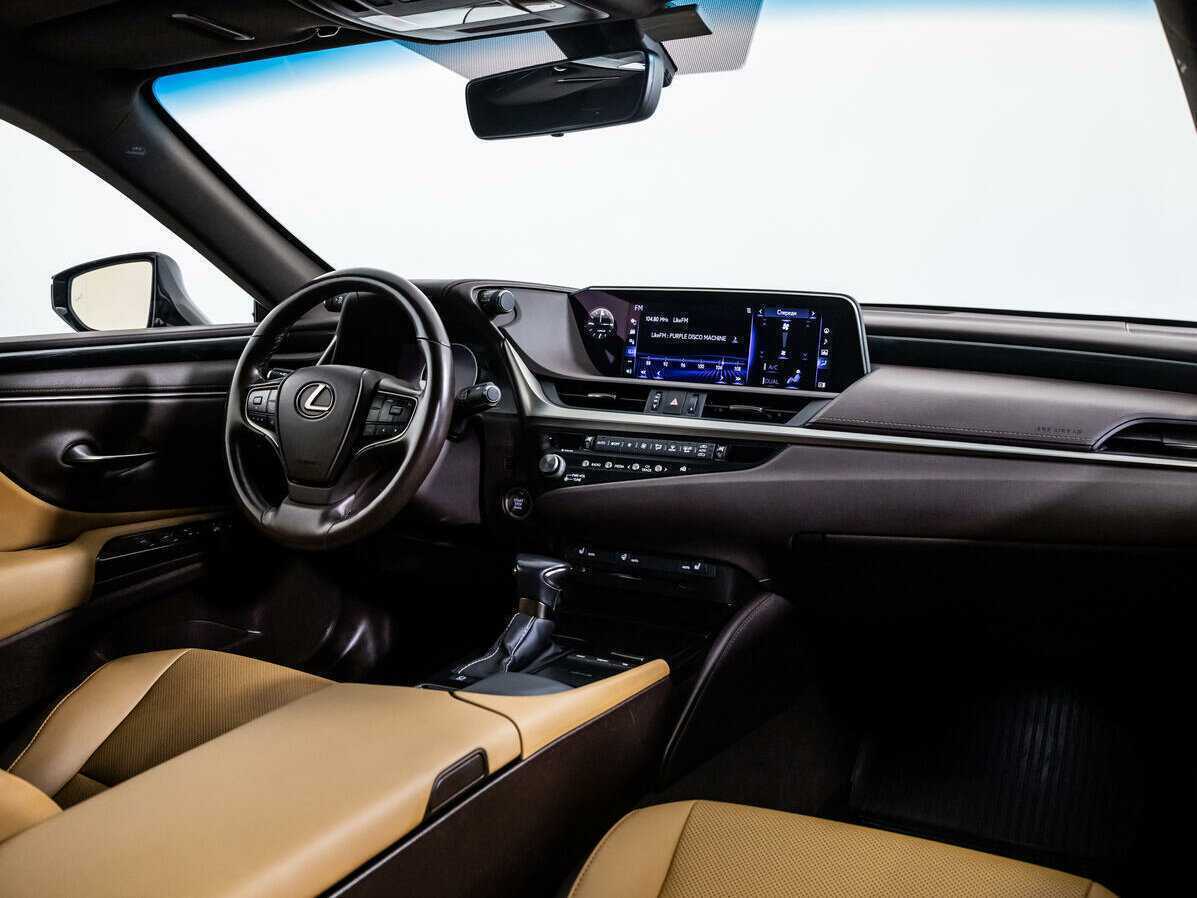 Lexus ES с пробегом — 2020 год. Фото: #8