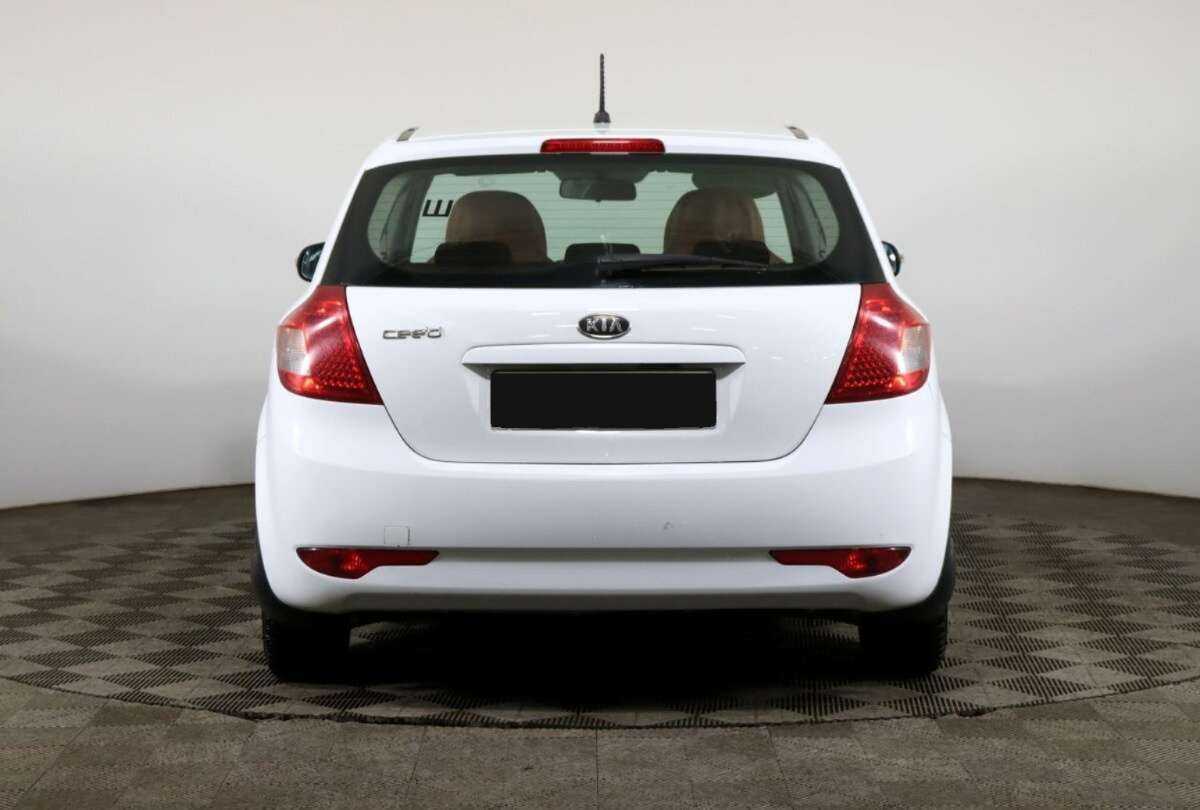 Kia Ceed с пробегом — 2011 год. Фото: #5