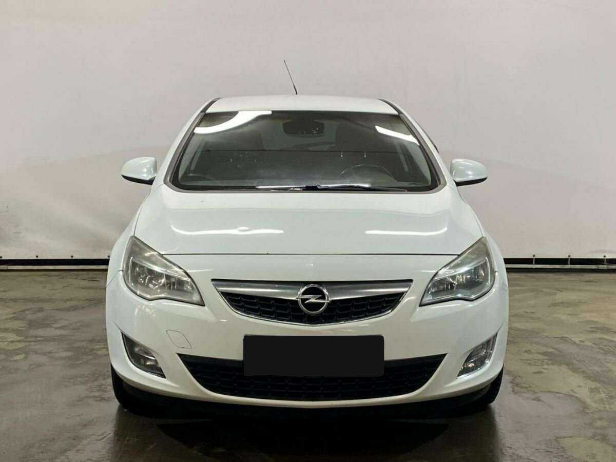 Opel Astra с пробегом — 2010 год. Фото: #1