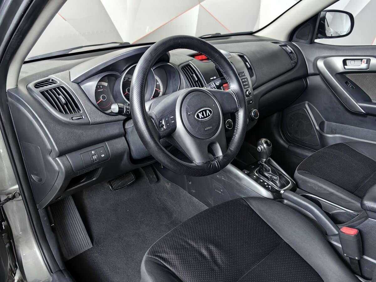 Kia Cerato с пробегом — 2010 год. Фото: #13