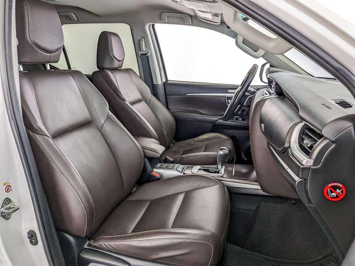 Toyota Fortuner с пробегом — 2019 год. Фото: #19