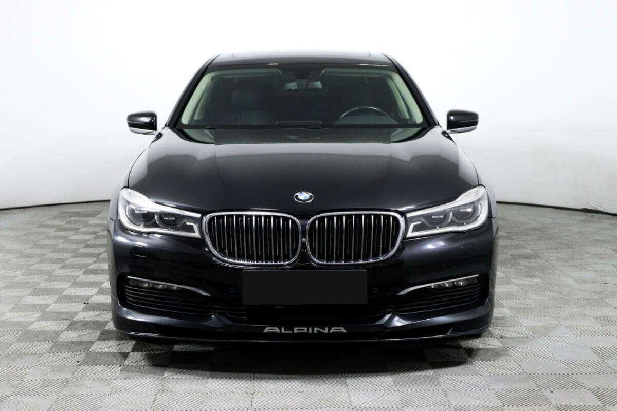 BMW 7 серии с пробегом — 2017 год. Фото: #1