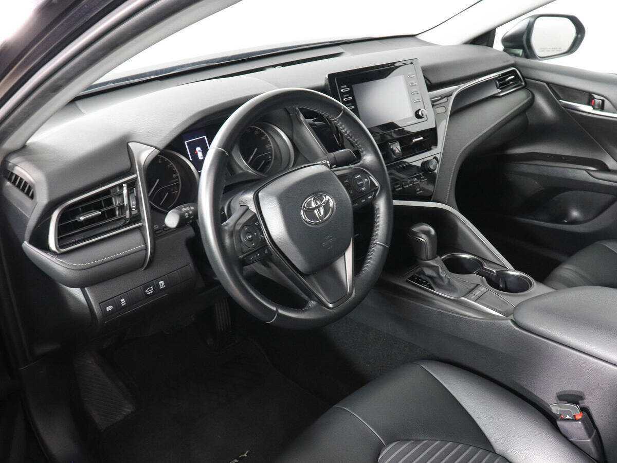 Toyota Camry с пробегом — 2022 год. Фото: #8