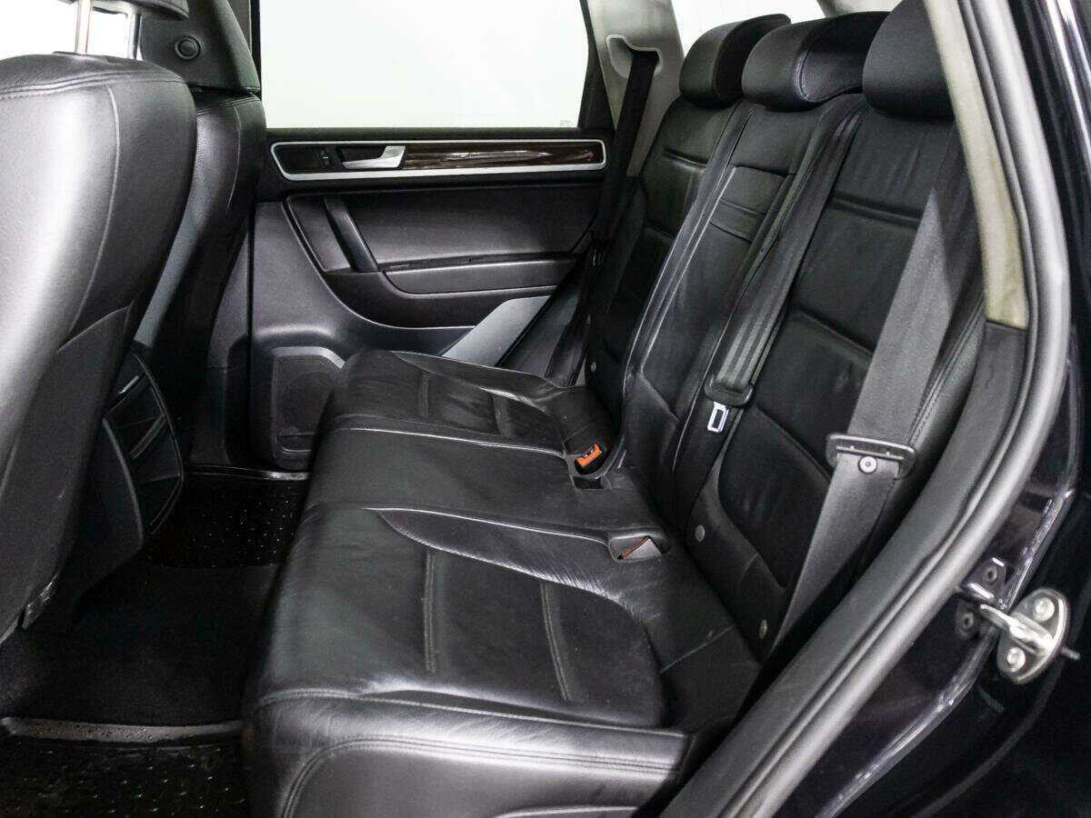 Volkswagen Touareg с пробегом — 2011 год. Фото: #9