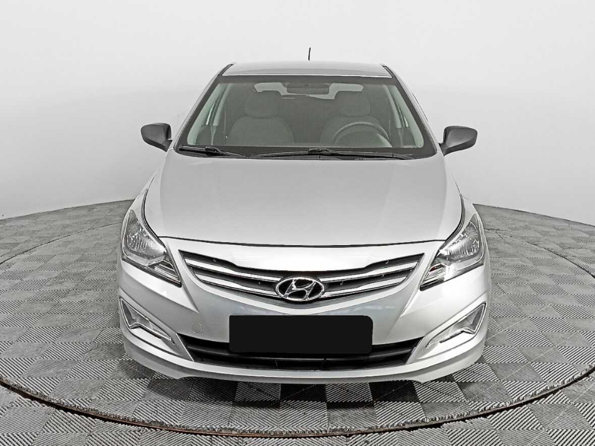 Hyundai Solaris с пробегом — 2015 год. Фото: #1