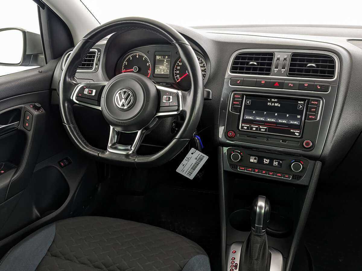 Volkswagen Polo с пробегом — 2020 год. Фото: #16