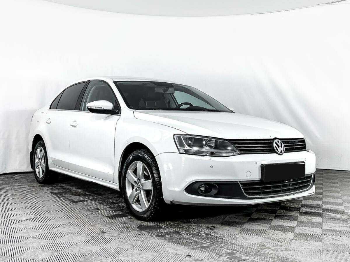 Volkswagen Jetta с пробегом — 2013 год. Фото: #2
