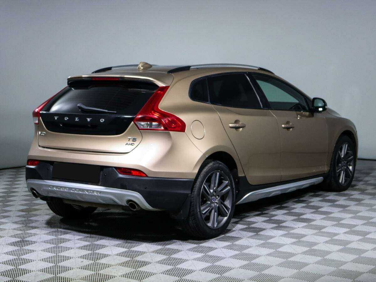 Volvo V40 Cross Country с пробегом — 2013 год. Фото: #3