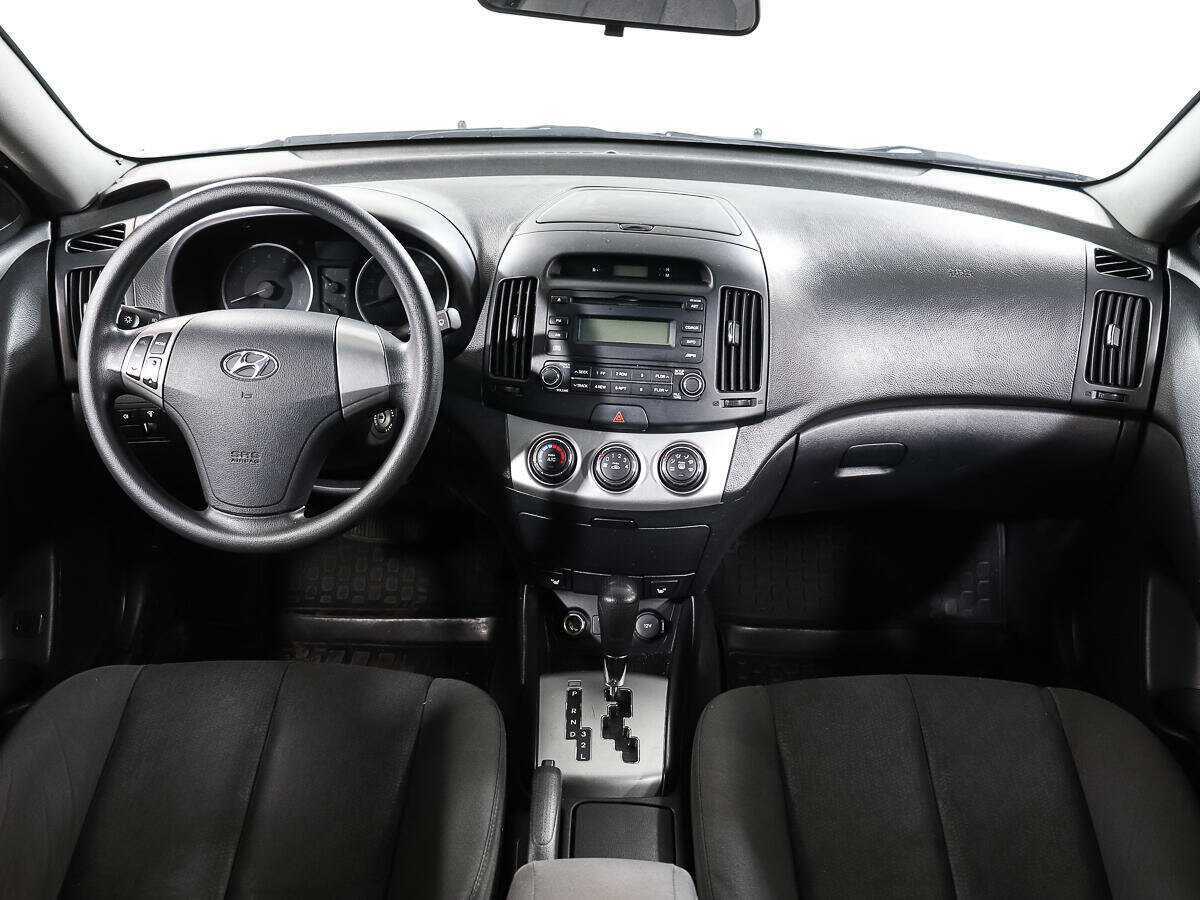 Hyundai Elantra с пробегом — 2011 год. Фото: #11