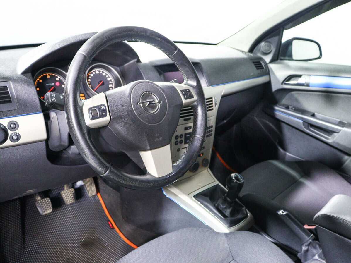 Opel Astra с пробегом — 2008 год. Фото: #11