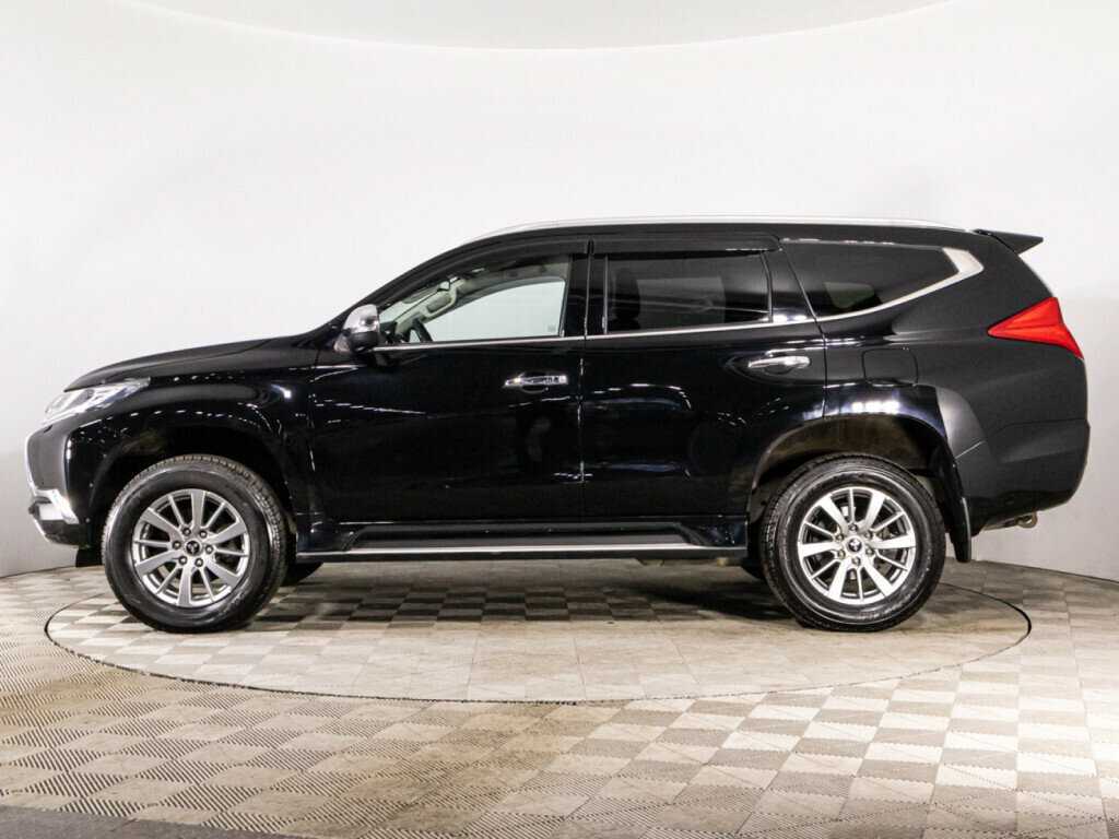 Mitsubishi Pajero Sport с пробегом — 2016 год. Фото: #7