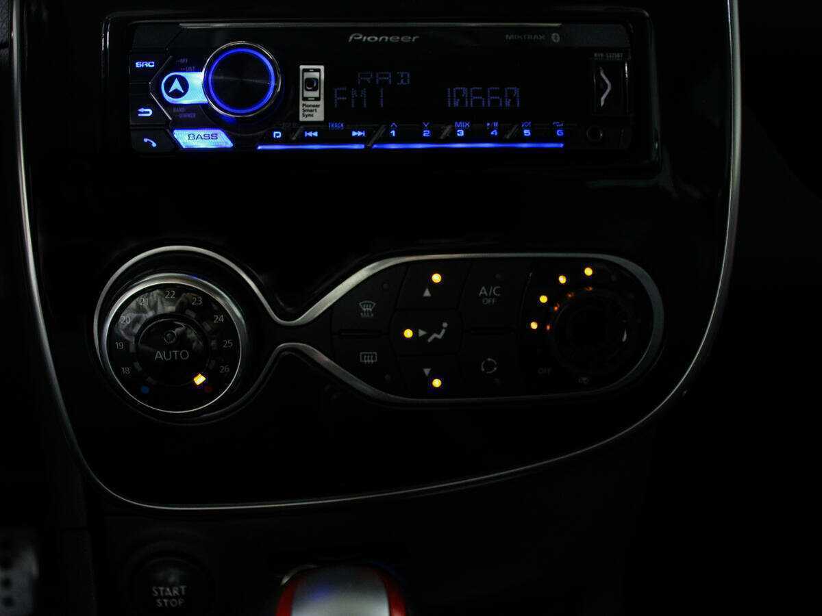 Renault Clio RS с пробегом — 2015 год. Фото: #17