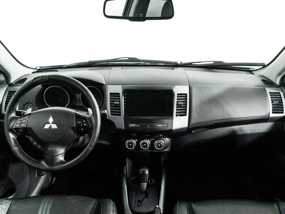 Mitsubishi Outlander с пробегом — 2011 год. Фото: #12