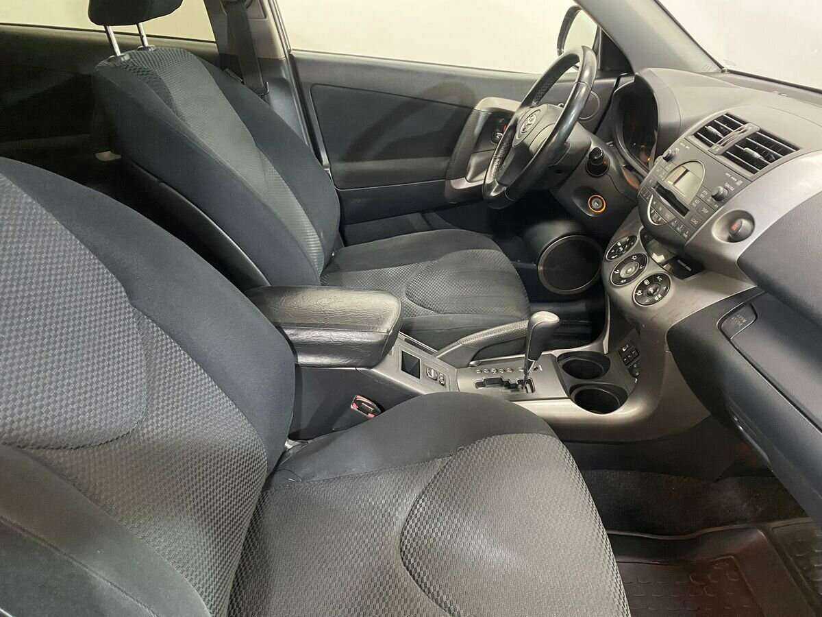 Toyota RAV4 с пробегом — 2007 год. Фото: #9