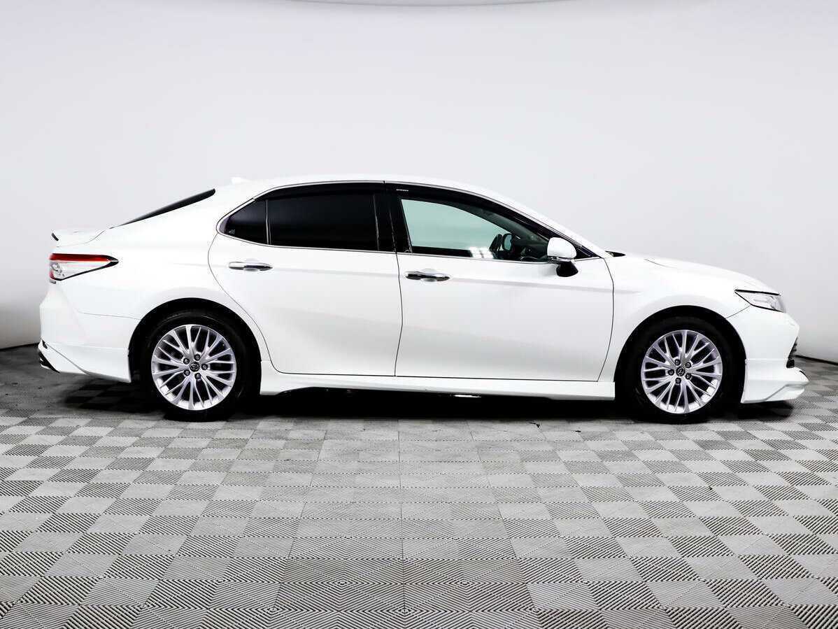 Toyota Camry с пробегом — 2019 год. Фото: #3