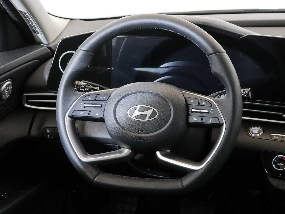 Hyundai Elantra с пробегом — 2024 год. Фото: #14