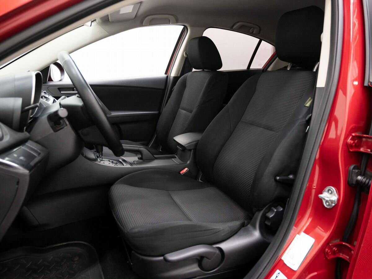 Mazda 3 с пробегом — 2011 год. Фото: #7