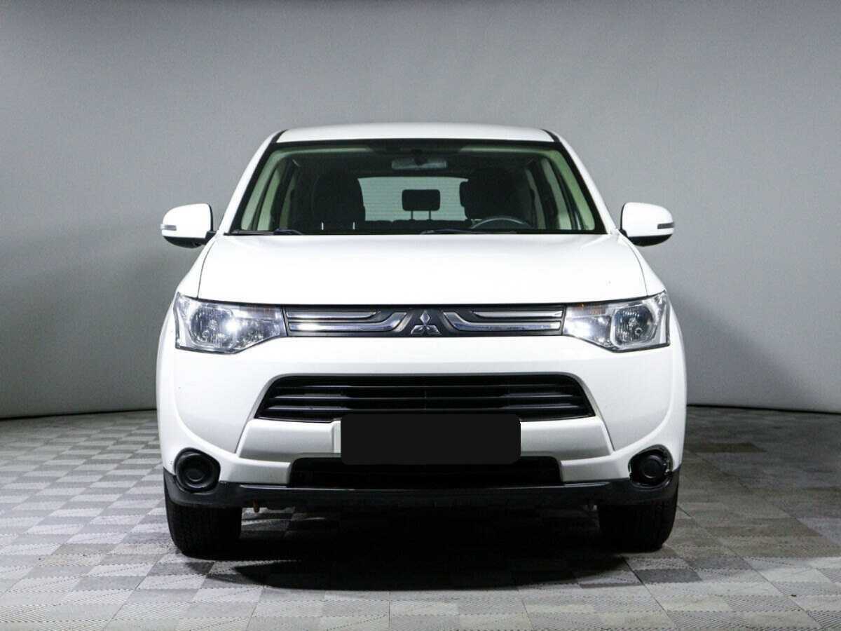 Mitsubishi Outlander с пробегом — 2013 год. Фото: #1