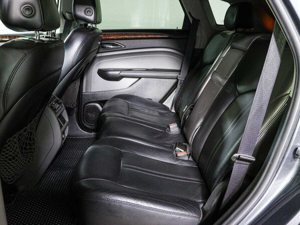 Cadillac SRX с пробегом — 2011 год. Фото: #9