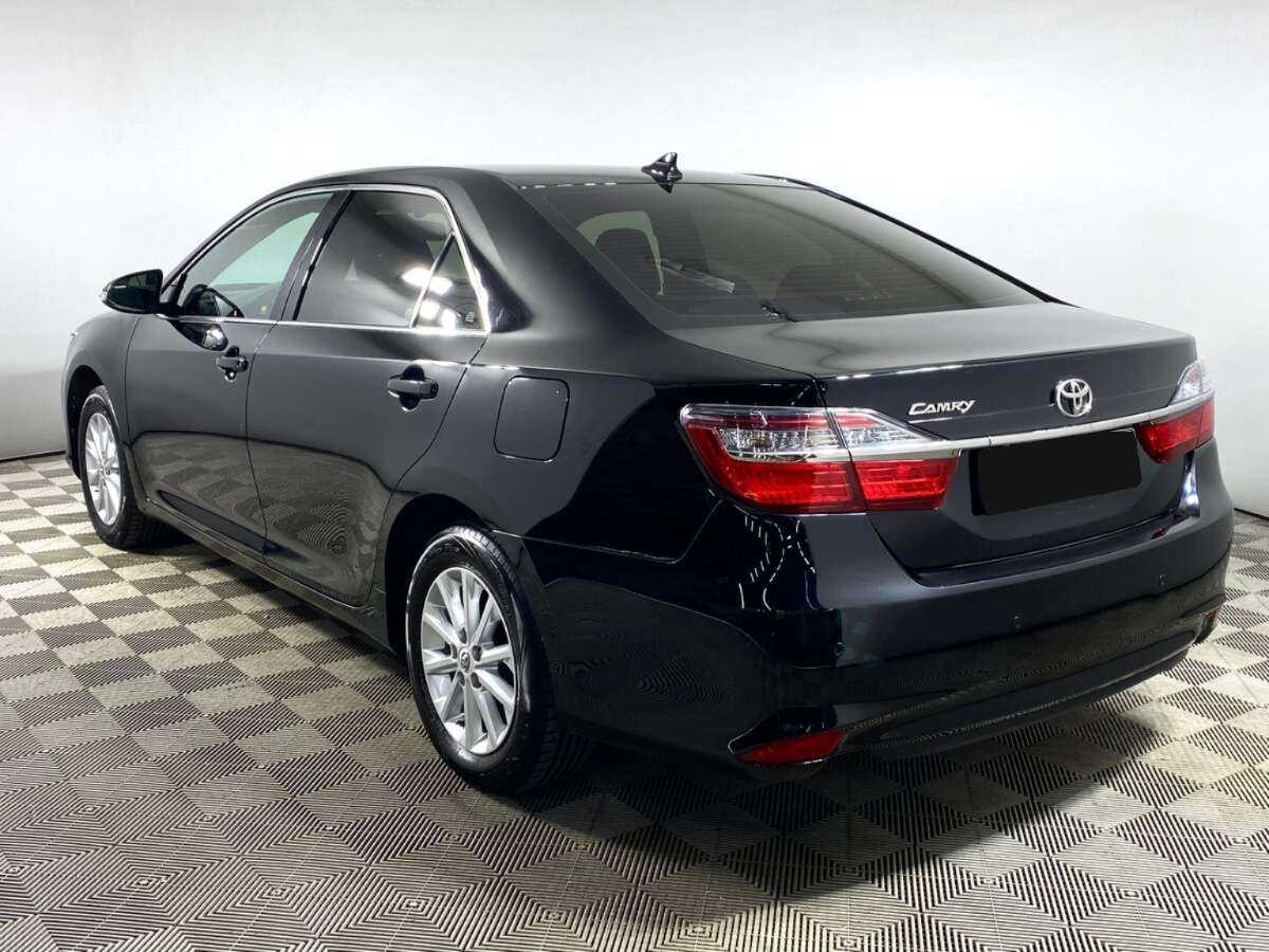 Toyota Camry с пробегом — 2017 год. Фото: #6
