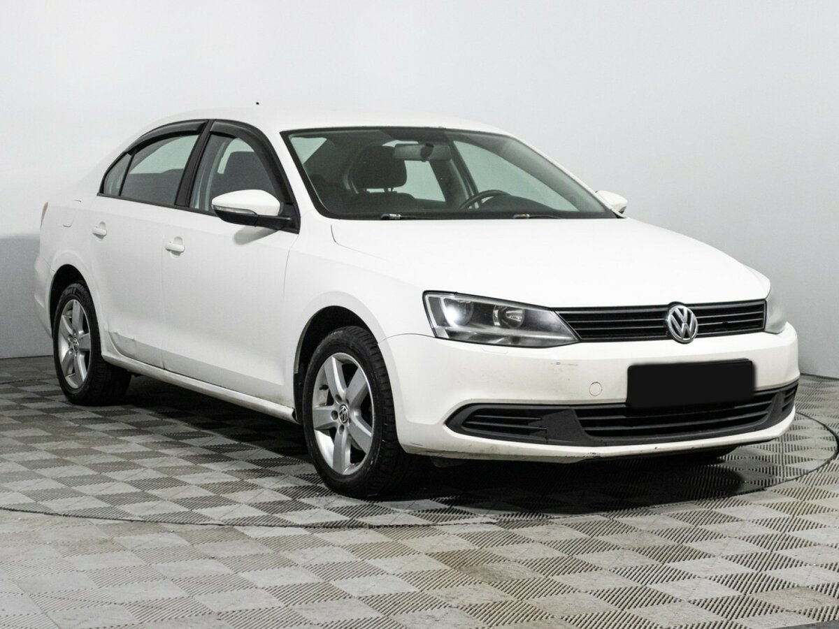 Volkswagen Jetta с пробегом — 2014 год. Фото: #2