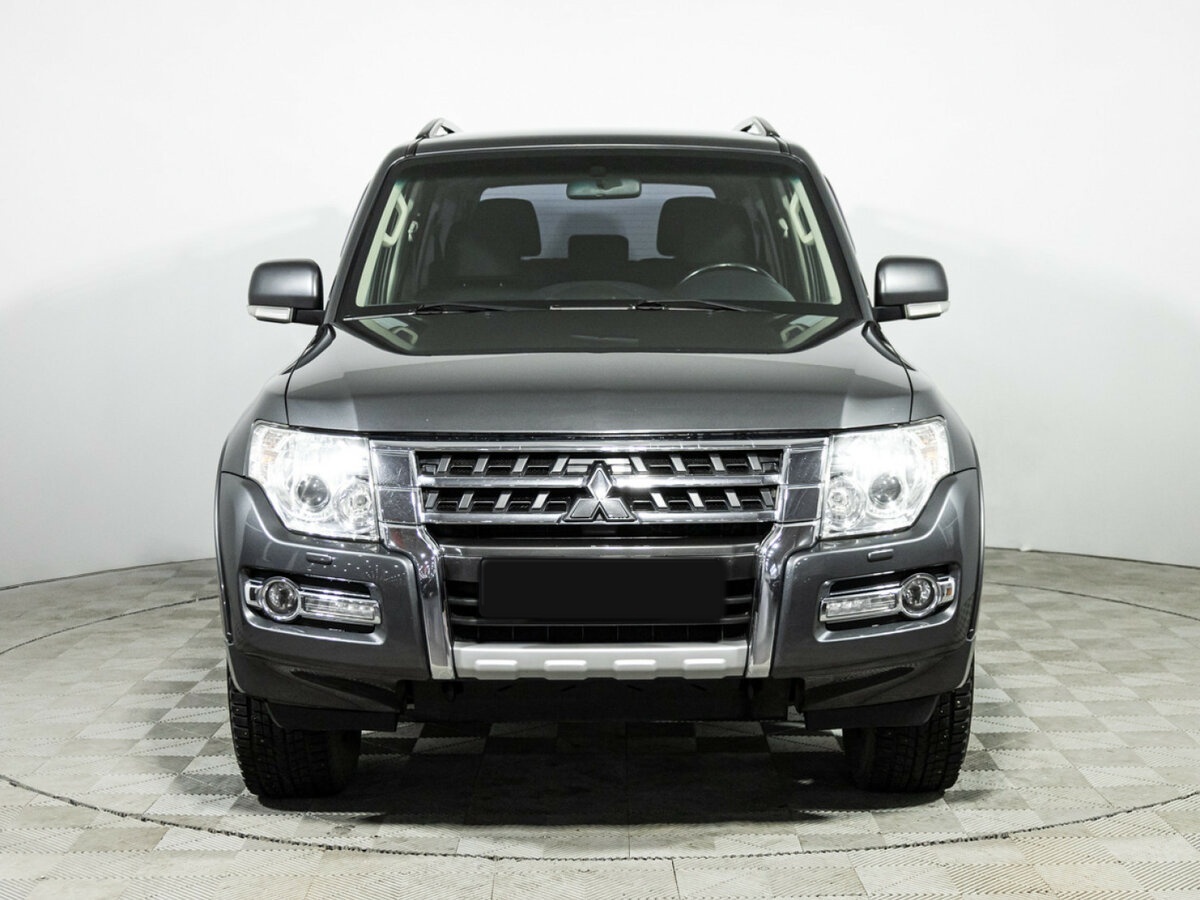 Mitsubishi Pajero с пробегом — 2015 год. Фото: #1