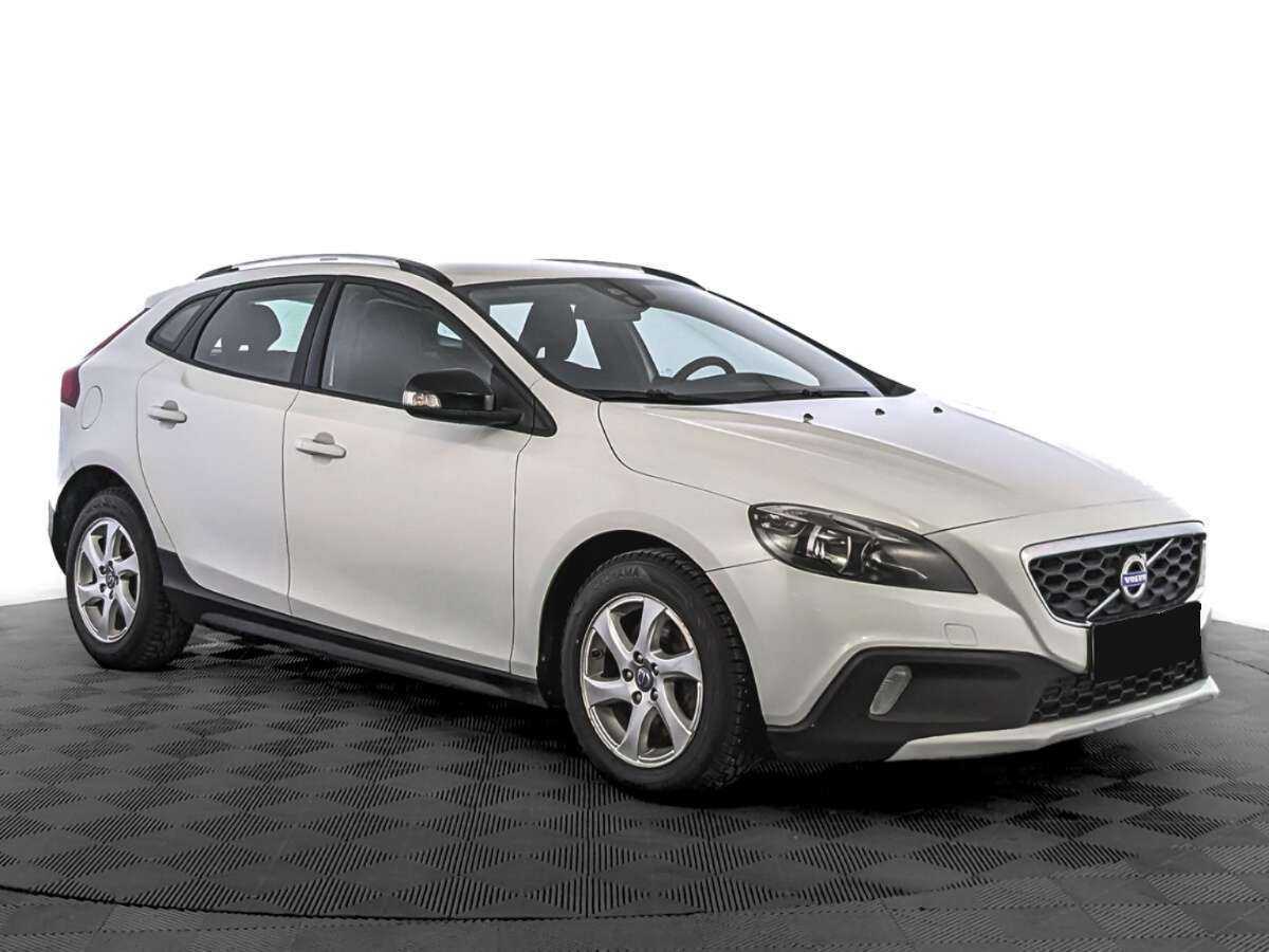 Volvo V40 Cross Country с пробегом — 2014 год. Фото: #2
