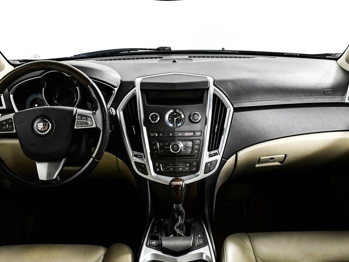 Cadillac SRX с пробегом — 2011 год. Фото: #10