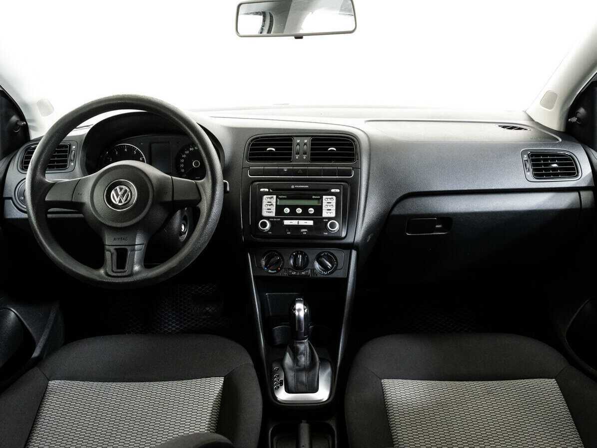 Volkswagen Polo с пробегом — 2010 год. Фото: #9