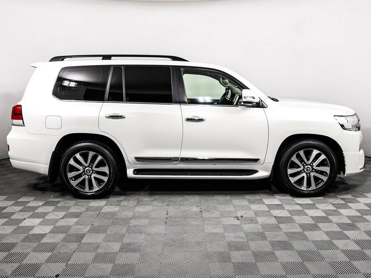 Toyota Land Cruiser с пробегом — 2016 год. Фото: #3