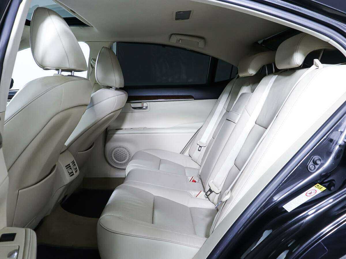 Lexus ES с пробегом — 2013 год. Фото: #9