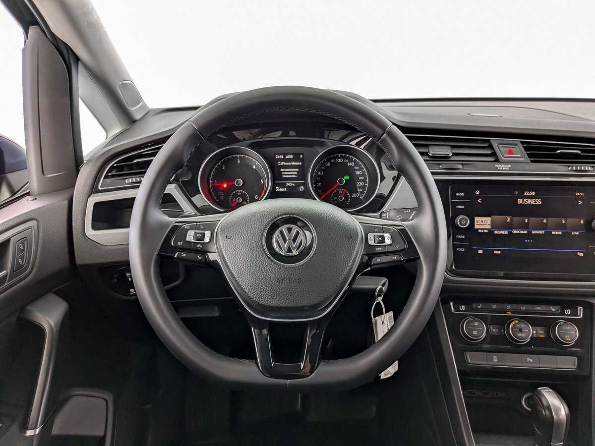 Volkswagen Touran с пробегом — 2018 год. Фото: #15