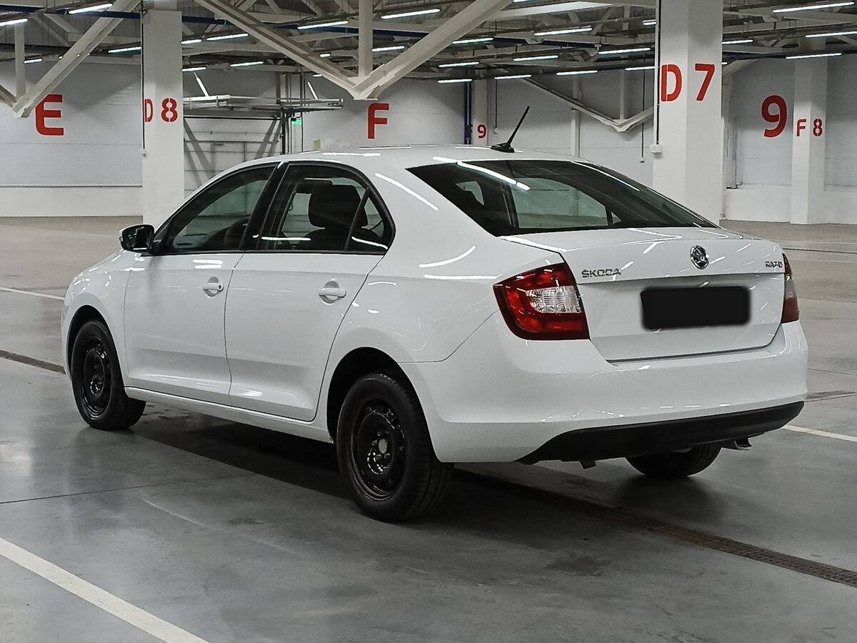 Skoda Rapid с пробегом — 2018 год. Фото: #6