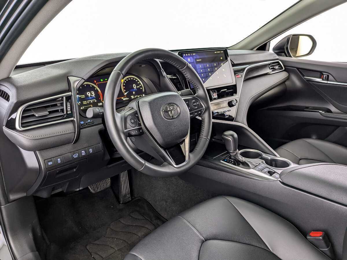 Toyota Camry с пробегом — 2023 год. Фото: #13
